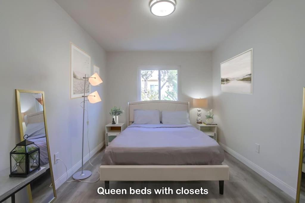 Сasa de vacaciones Entire Modern 4-bedroom W Pool, King Bed, Garage, Prime Location
