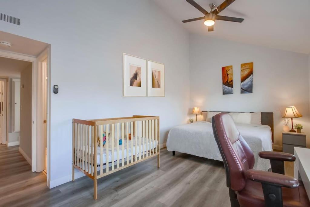 Сasa de vacaciones Entire Modern 4-bedroom W Pool, King Bed, Garage, Prime Location San Diego